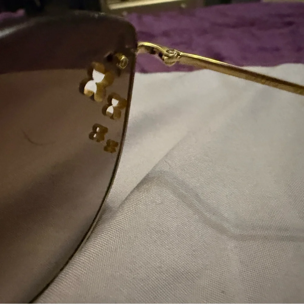 Mint condition Louis Vuitton sunglasses - Picture 7 of 7